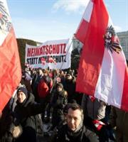 Αυστρία-κορωνοϊός: Πορείες κατά των μέτρων με ιερό μανδύα...